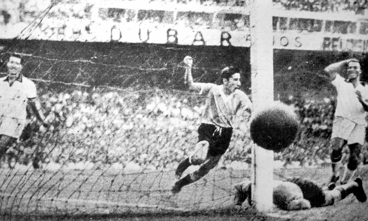 1950-World-Cup-Final-009